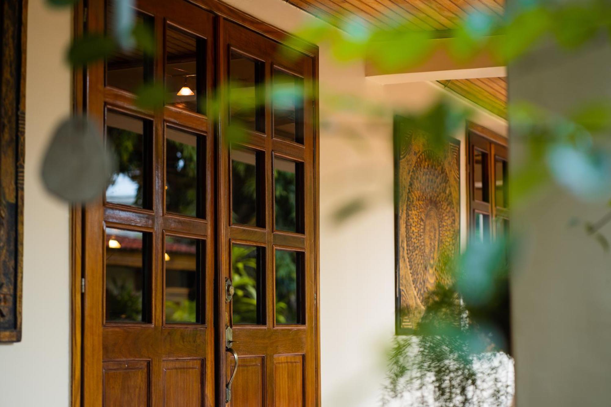 Esther'S Hotel アクラ エクステリア 写真